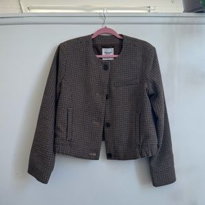 Collarless Cinched wool-blend jacket